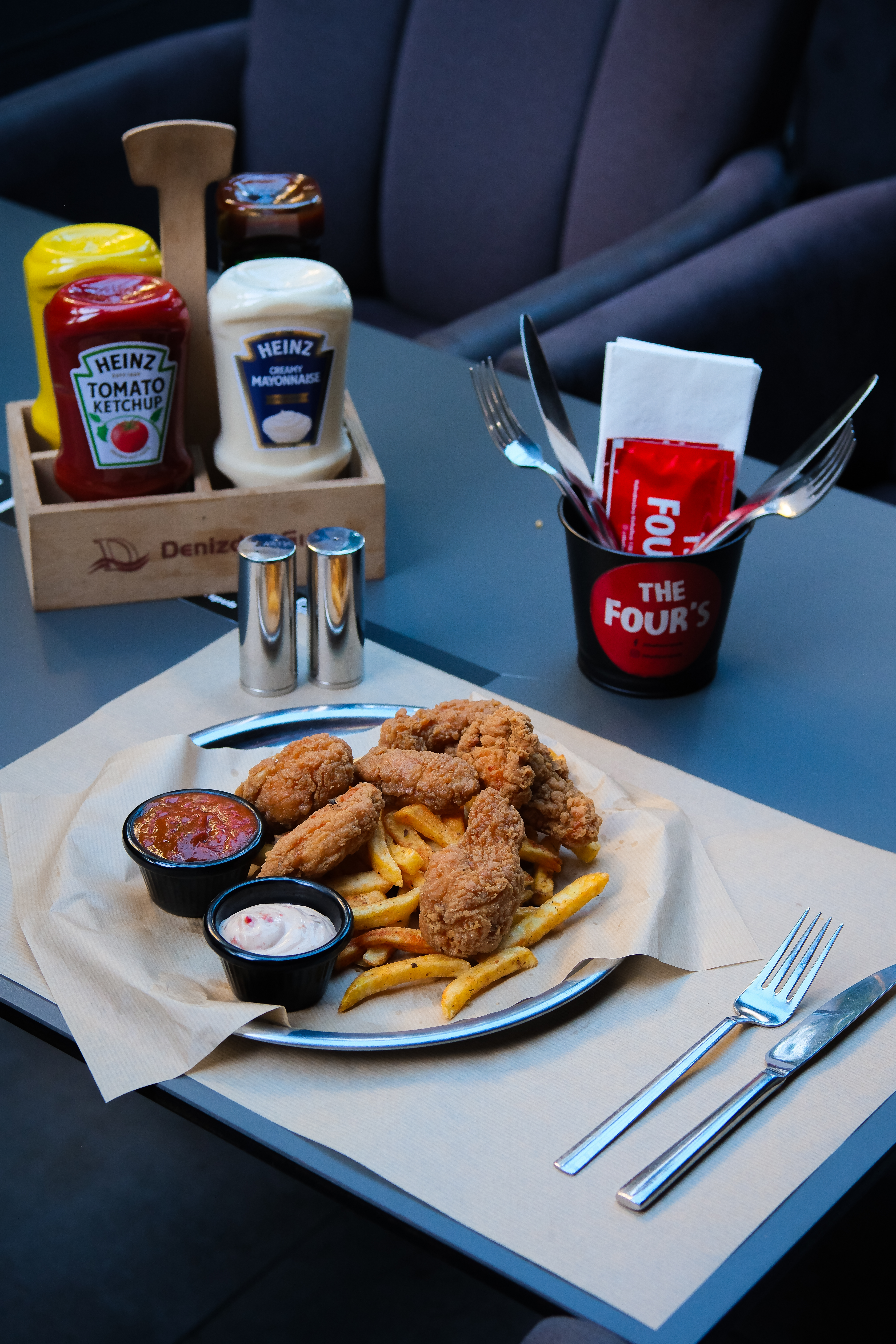 The Four's Pub Atmosfer Görseli