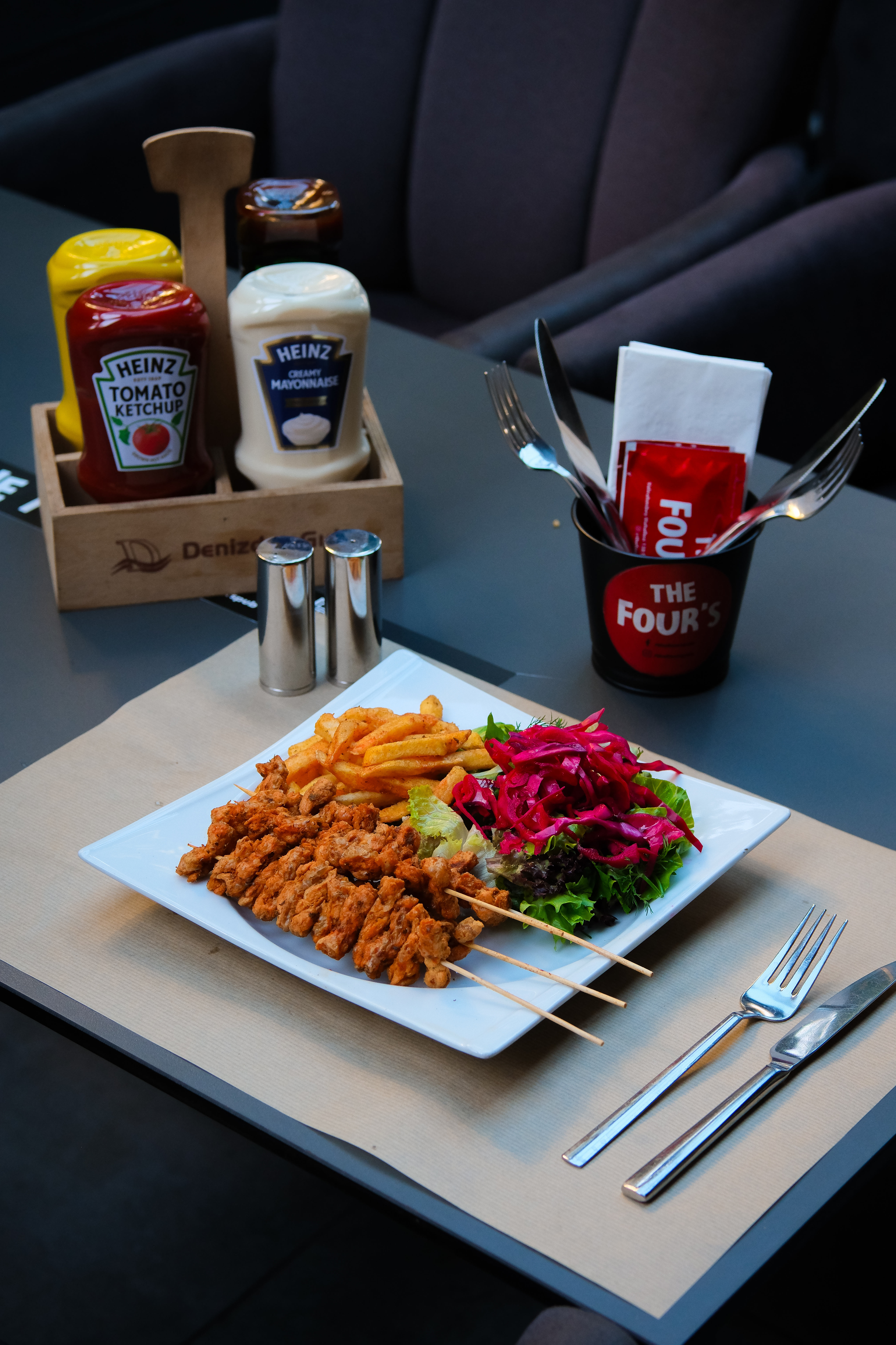 The Four's Pub Atmosfer Görseli